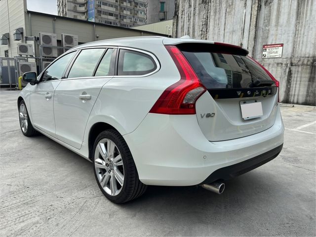 VOLVO富豪 V60  第8張相片