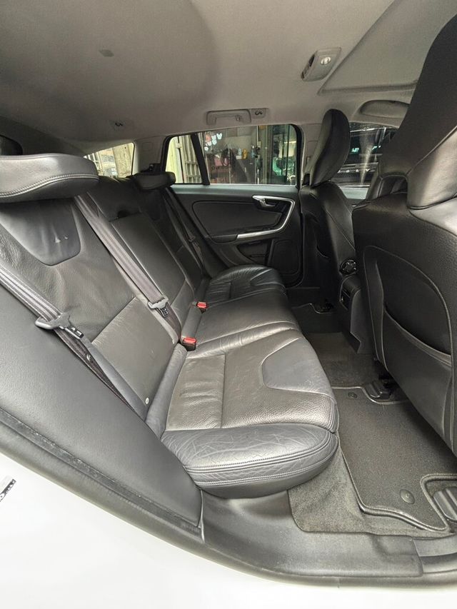 VOLVO富豪 V60  第12張相片