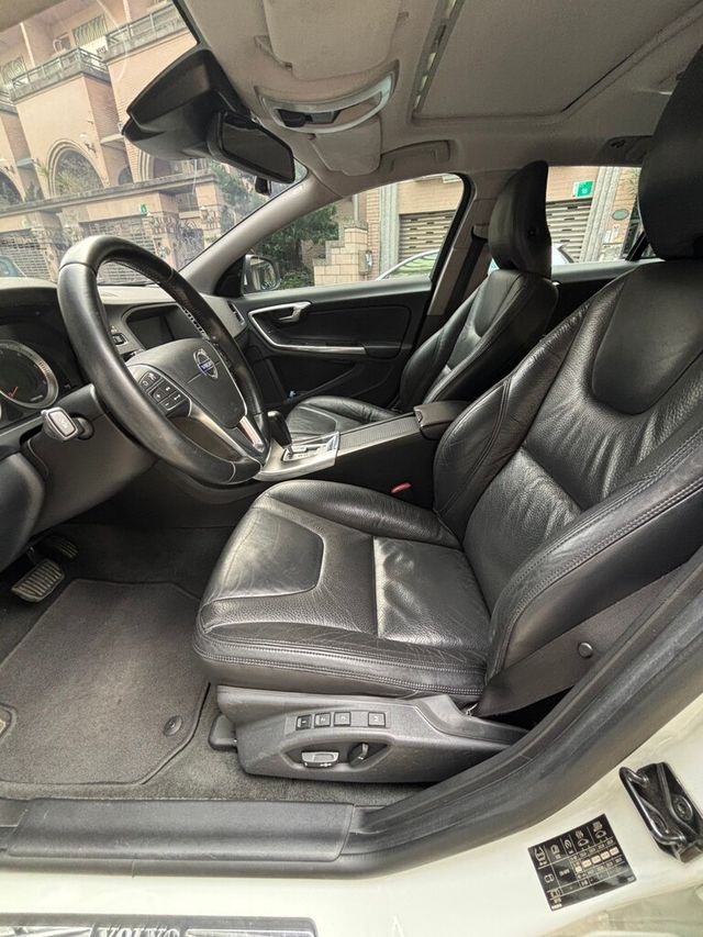 VOLVO富豪 V60  第14張相片