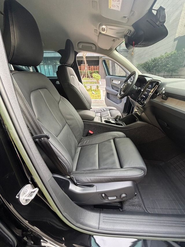 VOLVO富豪 XC40  第14張相片