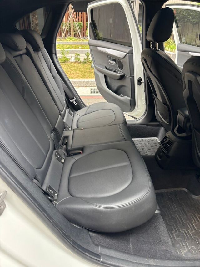 BMW寶馬 220I  第17張相片