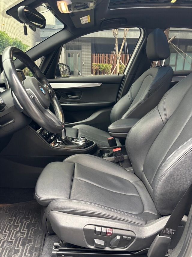 BMW寶馬 220I  第20張相片