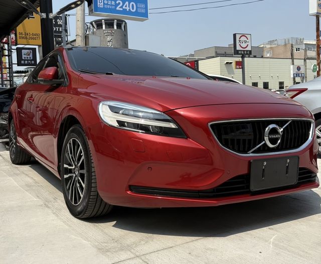 VOLVO富豪 V40  第2張相片