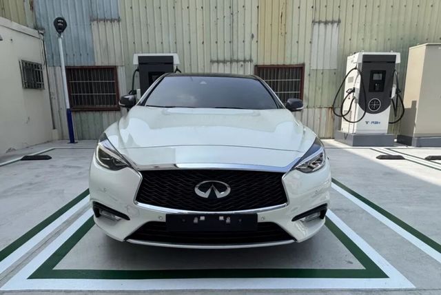 INFINITI無限 Q30  第3張相片