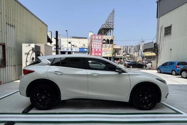 INFINITI無限 Q30  第7張相片