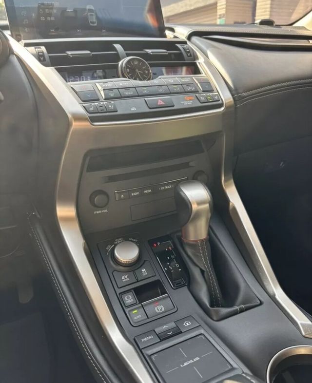 LEXUS凌志 NX300H  第12張相片
