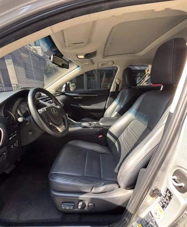 LEXUS凌志 NX300H  第18張相片