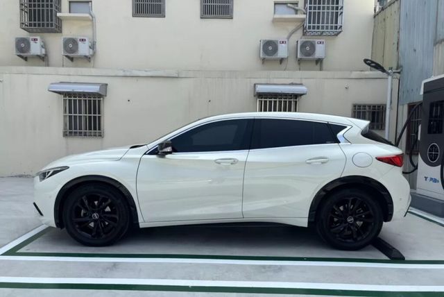 INFINITI無限 Q30  第10張相片