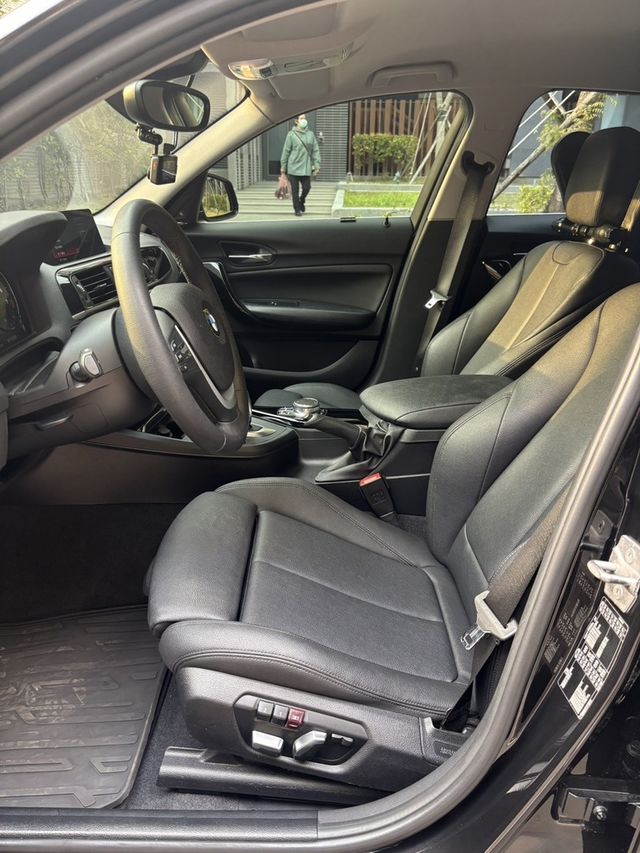 BMW寶馬 118I  第11張相片