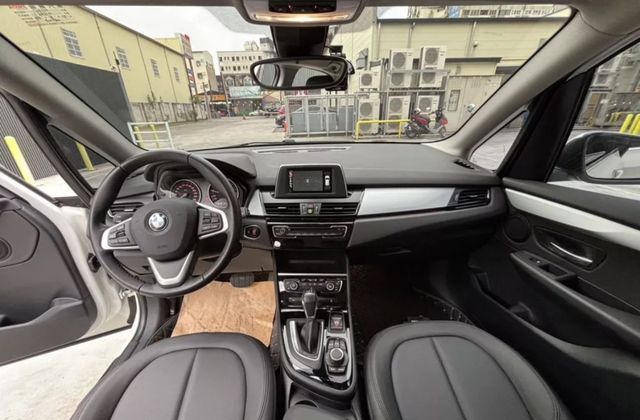 BMW寶馬 218I  第12張相片