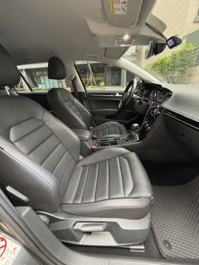 VOLKSWAGEN福斯 GOLF  第12張相片