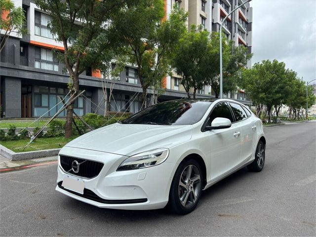 VOLVO富豪 V40  第1張相片