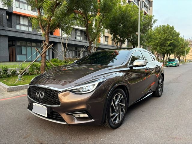 INFINITI無限 Q30  第1張相片