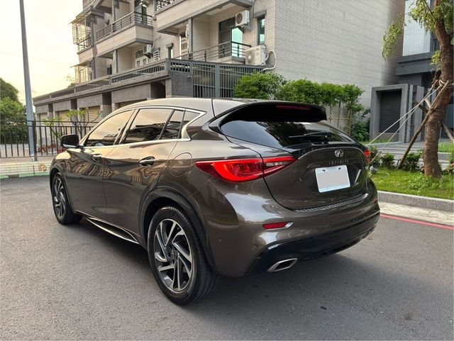INFINITI無限 Q30  第2張相片