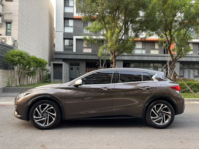 INFINITI無限 Q30  第6張相片