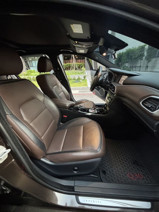 INFINITI無限 Q30  第15張相片