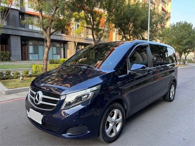 M-BENZ賓士 V220 D  第1張相片