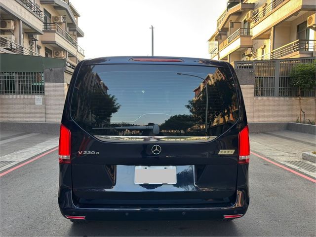 M-BENZ賓士 V220 D  第4張相片
