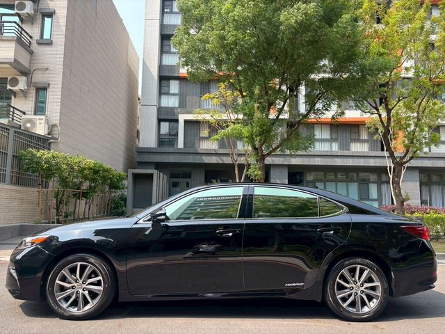 LEXUS凌志 ES300H  第2張相片