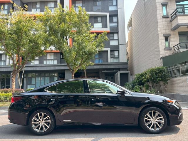 LEXUS凌志 ES300H  第6張相片