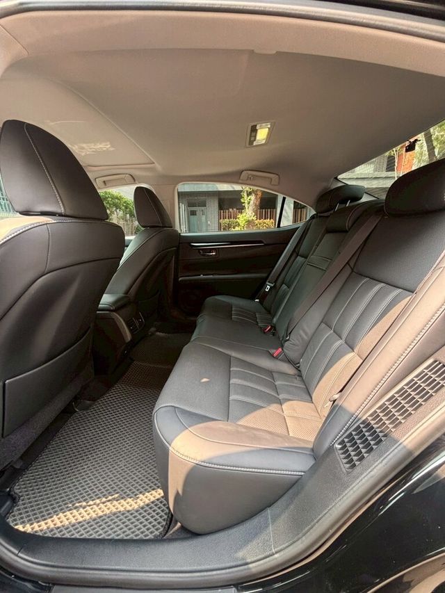 LEXUS凌志 ES300H  第10張相片