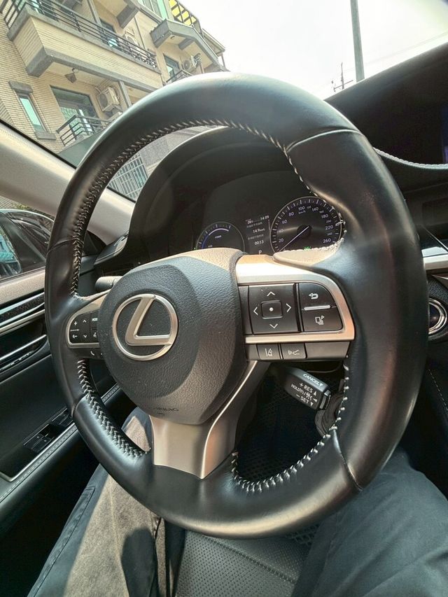 LEXUS凌志 ES300H  第18張相片