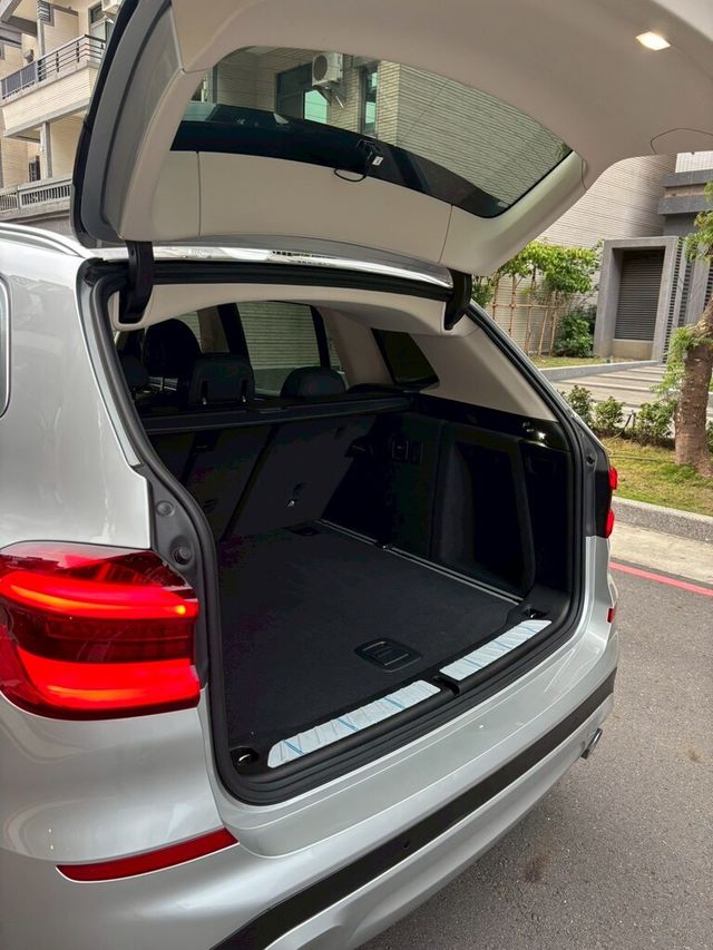 BMW寶馬 X3  第14張相片