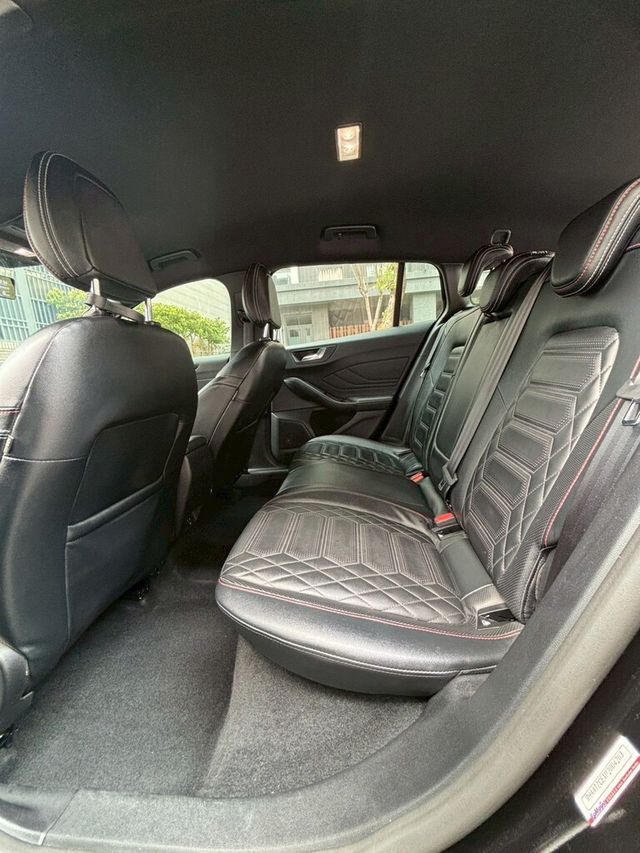 FORD福特 FOCUS ST WAGON  第10張相片