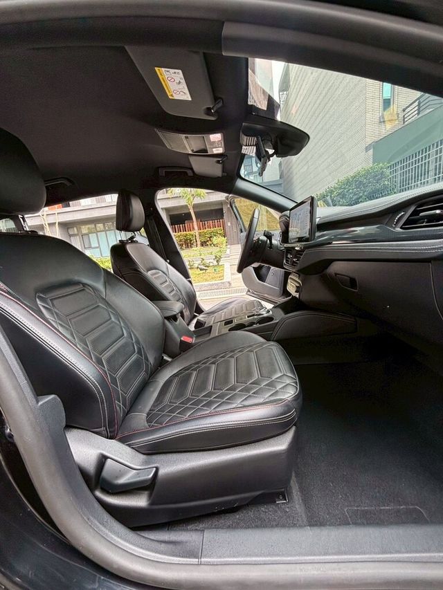 FORD福特 FOCUS ST WAGON  第11張相片