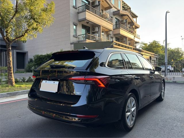 SKODA司科達 OCTAVIA COMBI  第7張相片