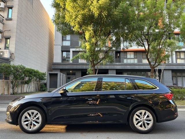 SKODA司科達 OCTAVIA COMBI  第9張相片