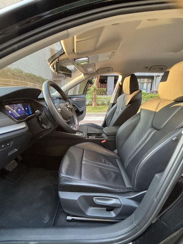 SKODA司科達 OCTAVIA COMBI  第13張相片