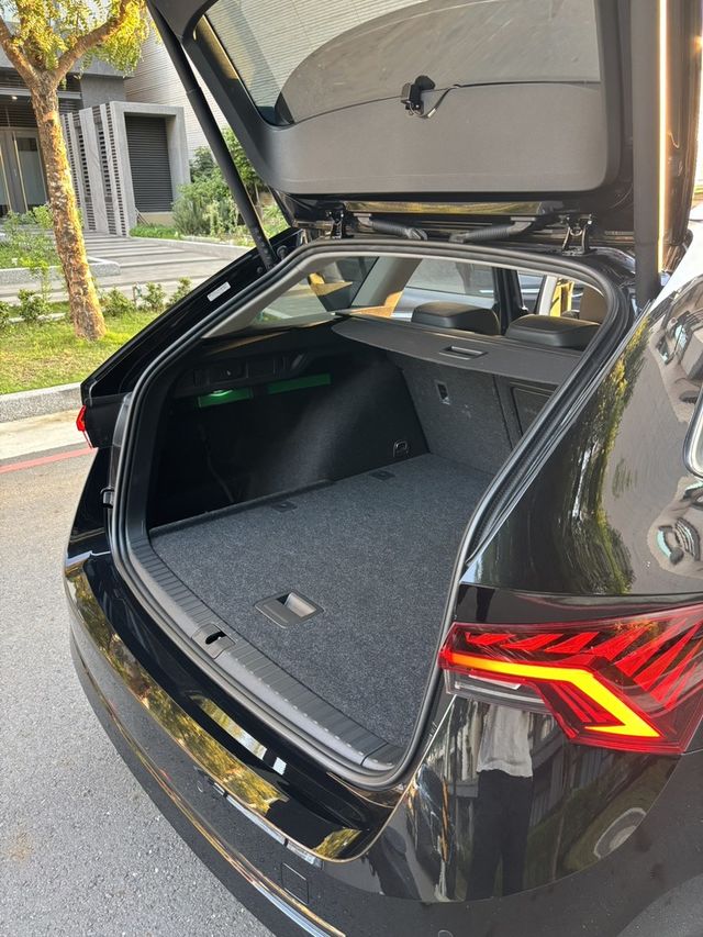 SKODA司科達 OCTAVIA COMBI  第15張相片