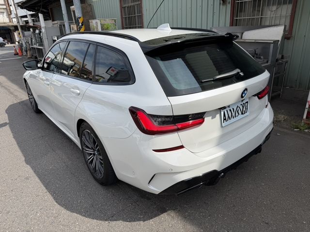 BMW寶馬 320I M SPORT  第3張相片