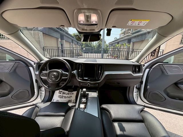 VOLVO富豪 XC60  第12張相片