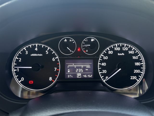 NISSAN日產 TIIDA  第15張相片