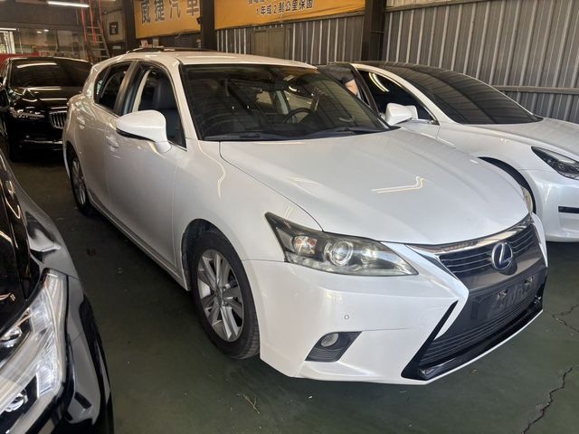 LEXUS凌志 CT200H  第1張相片
