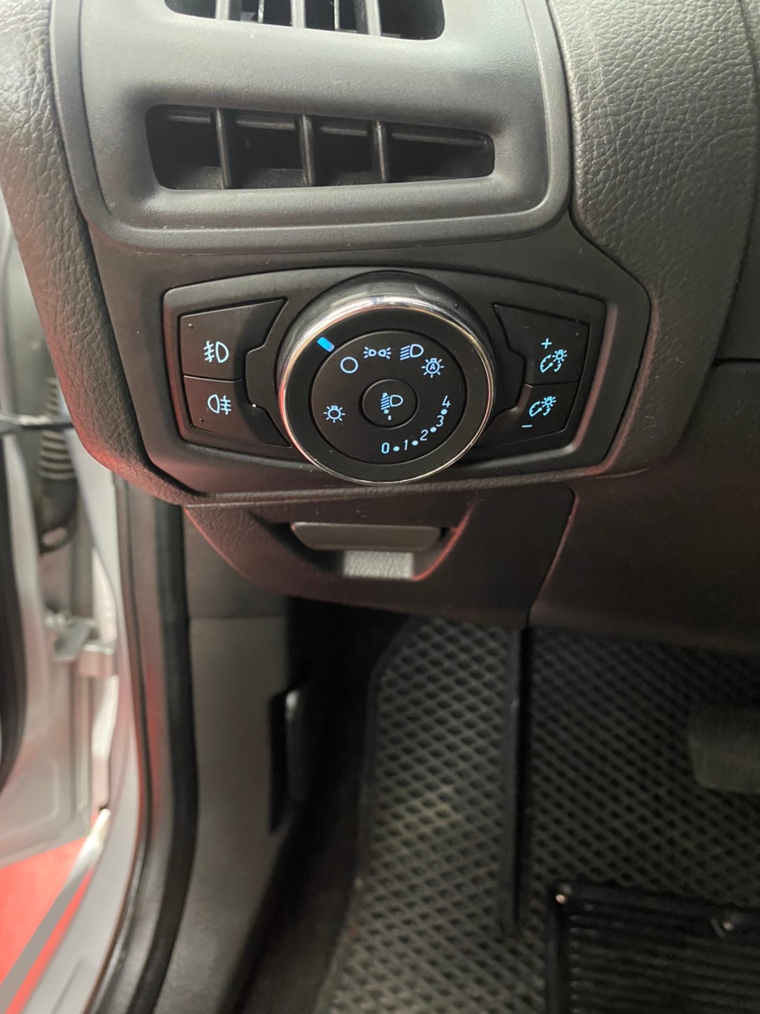 FORD Focus 舒適型 (Mk3)  第16張相片