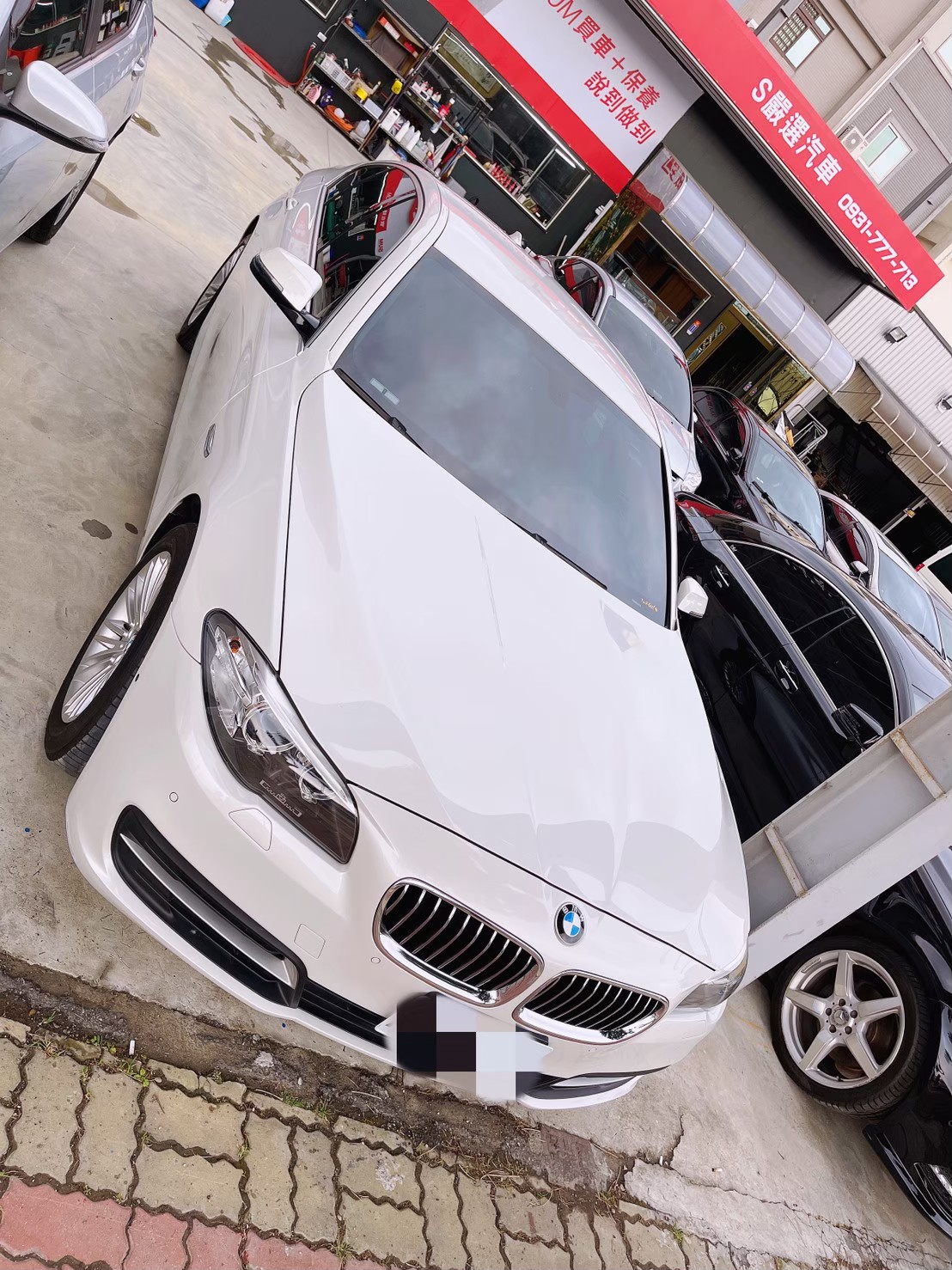 2015 BMW 5-Series Sedan 520i 白色美車  第4張相片