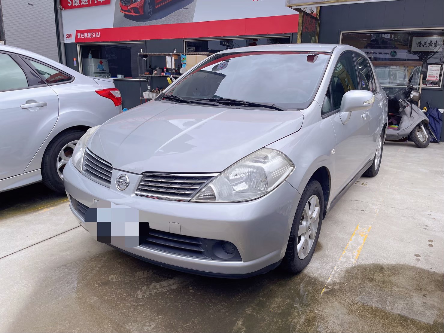 2013 Nissan TIIDA 4D 銀  第7張相片