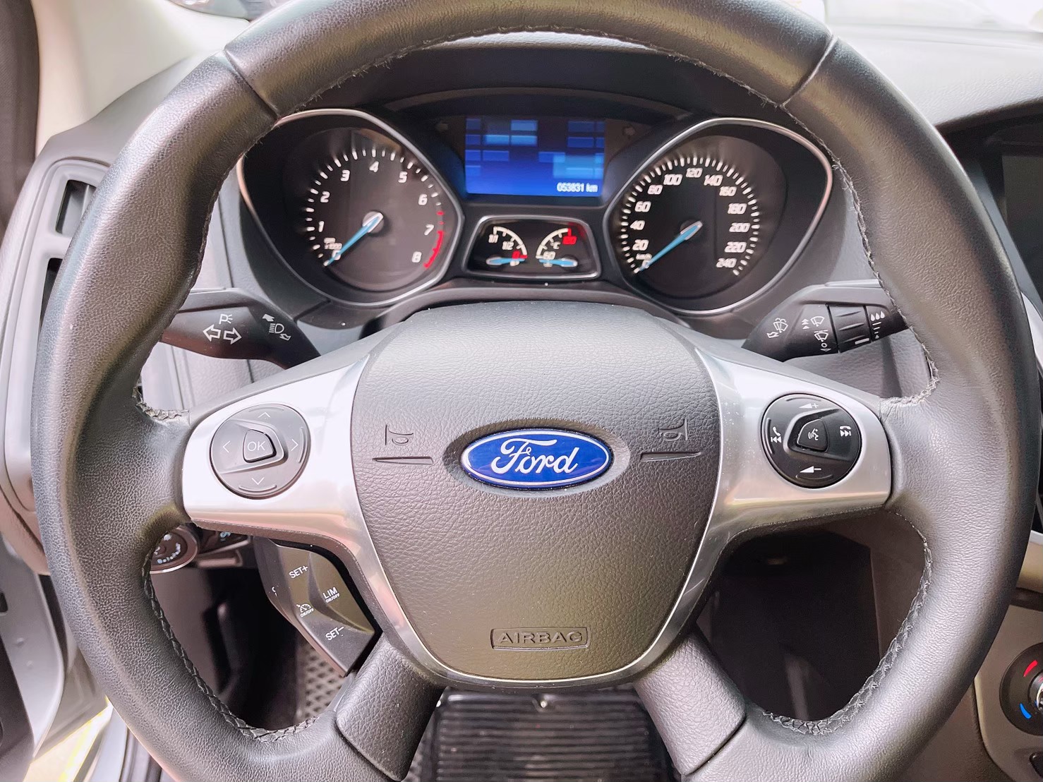 2015 福特 FORD FOCUS 銀  第5張相片