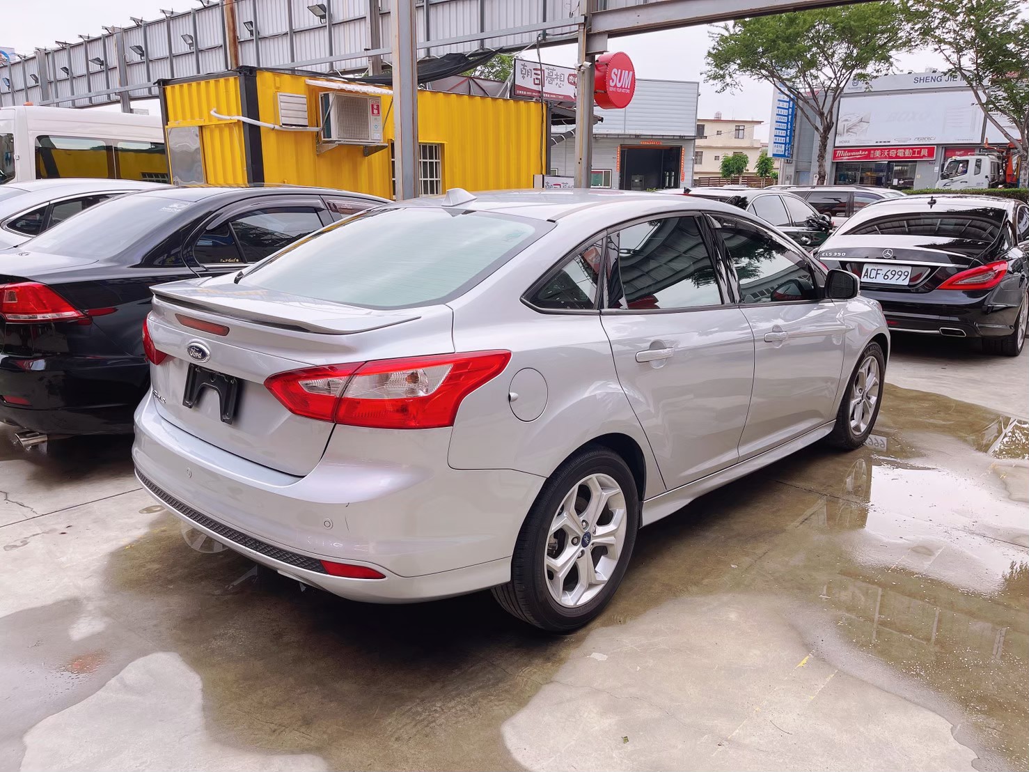 2015 福特 FORD FOCUS 銀  第8張相片