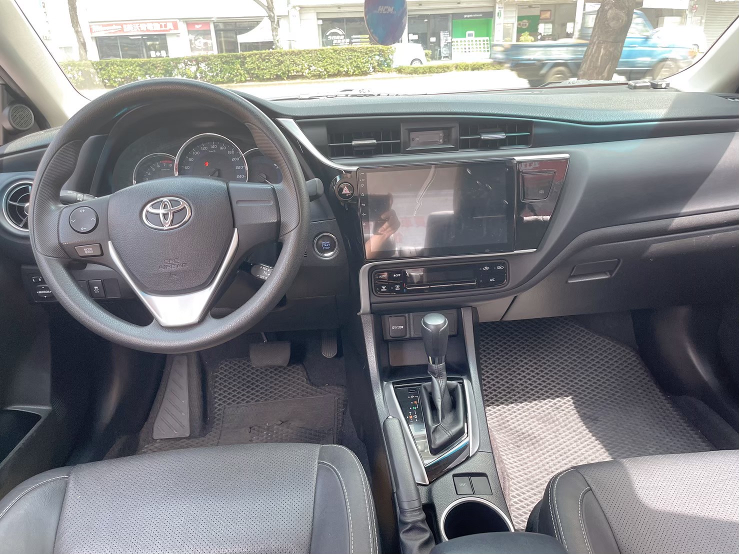 2016 TOYOTA  ALTIS  銀 省油神車  第4張相片