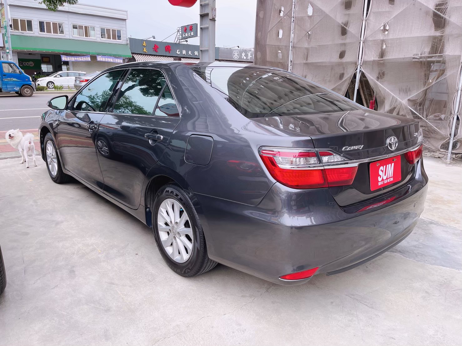 2016 Toyota 豐田 Camry 2.0 鐵灰   第7張相片