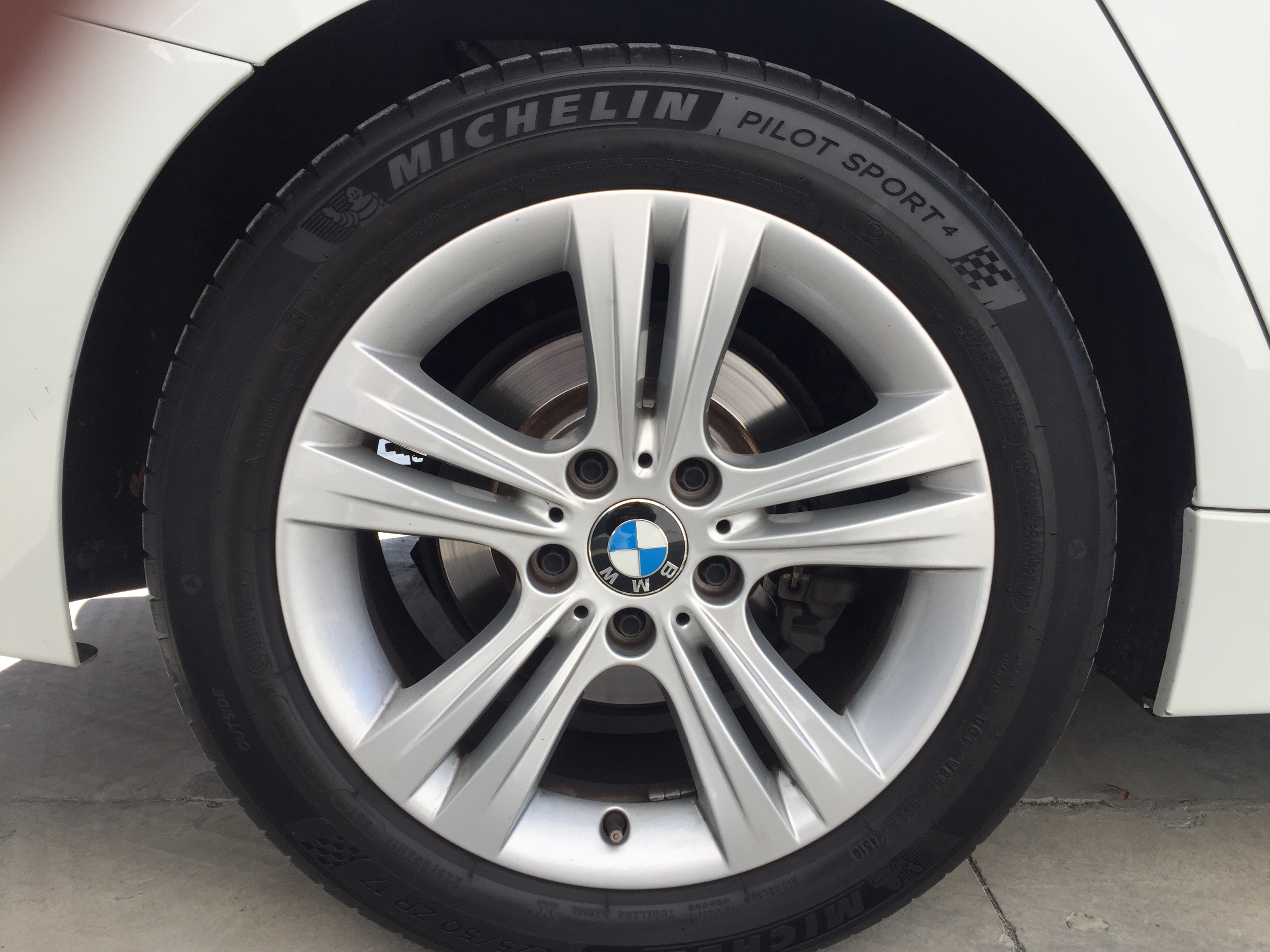 2013年 汎德總代理 BMW 3 series 320i SPORT版  第5張相片