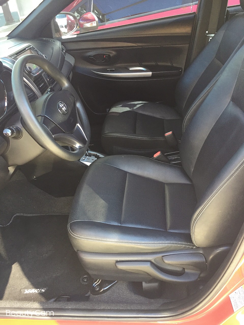 2014 豐田 TOYOTA Yaris 大鴨  第8張相片