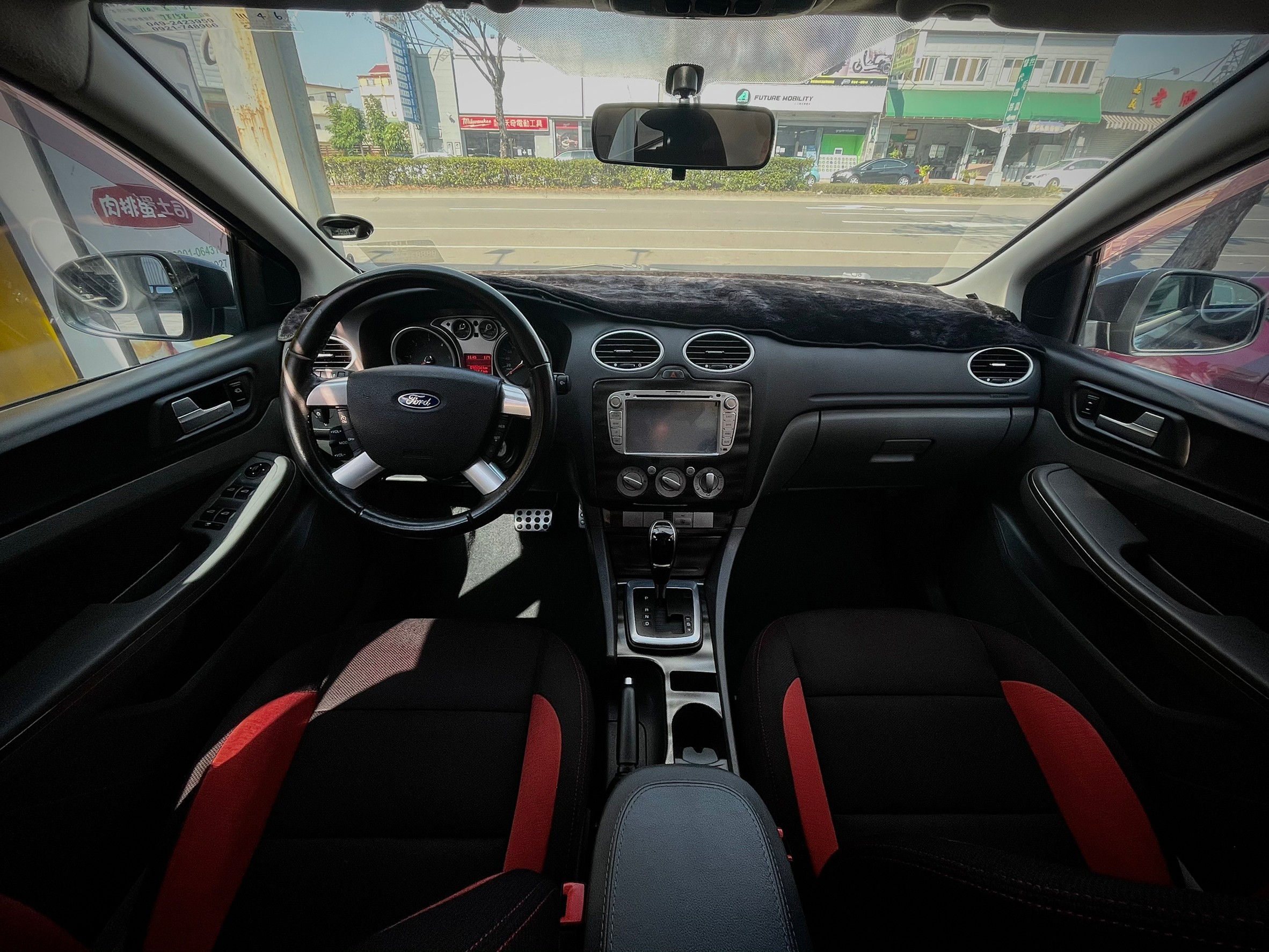 2012 福特 FORD 福卡斯 Focus 柴油車  第5張相片