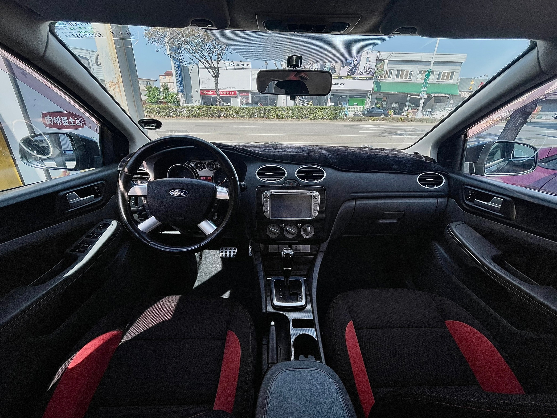 2012 福特 FORD 福卡斯 Focus 柴油車  第6張相片
