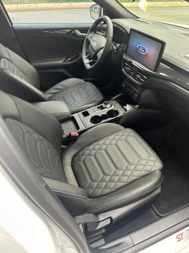 FORD福特 FOCUS WAGON  第7張相片