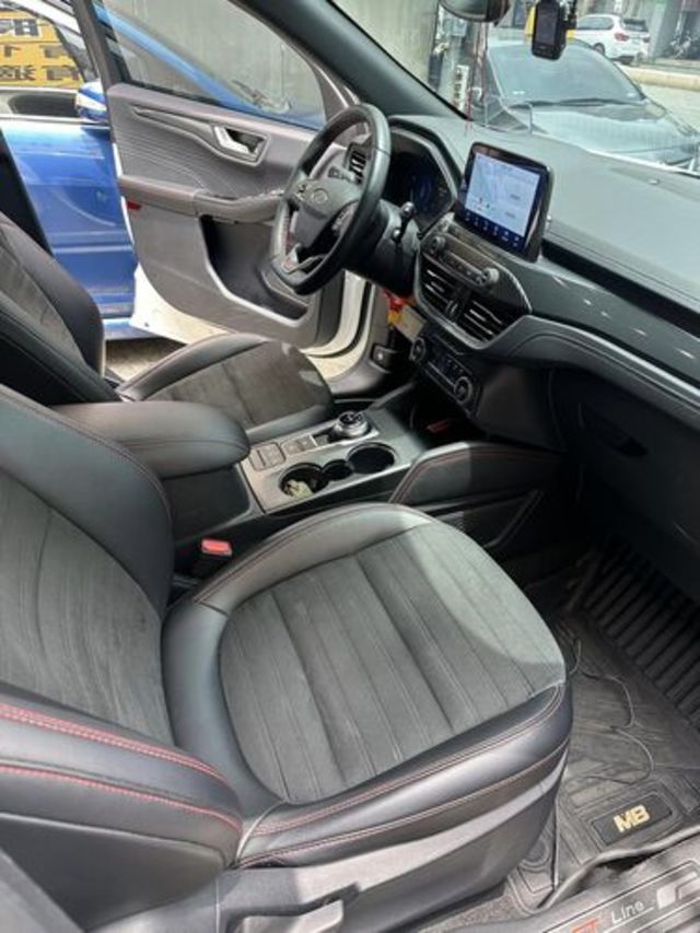FORD福特 KUGA  第7張相片